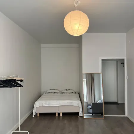 Modern Two-room With Excellent Location In The Heart Of Lägenhet Helsingfors